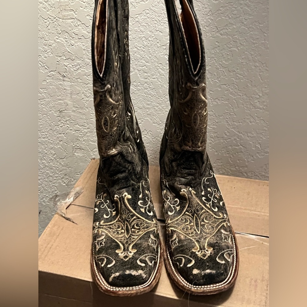 Cavenders Boots - Picture 3 of 3